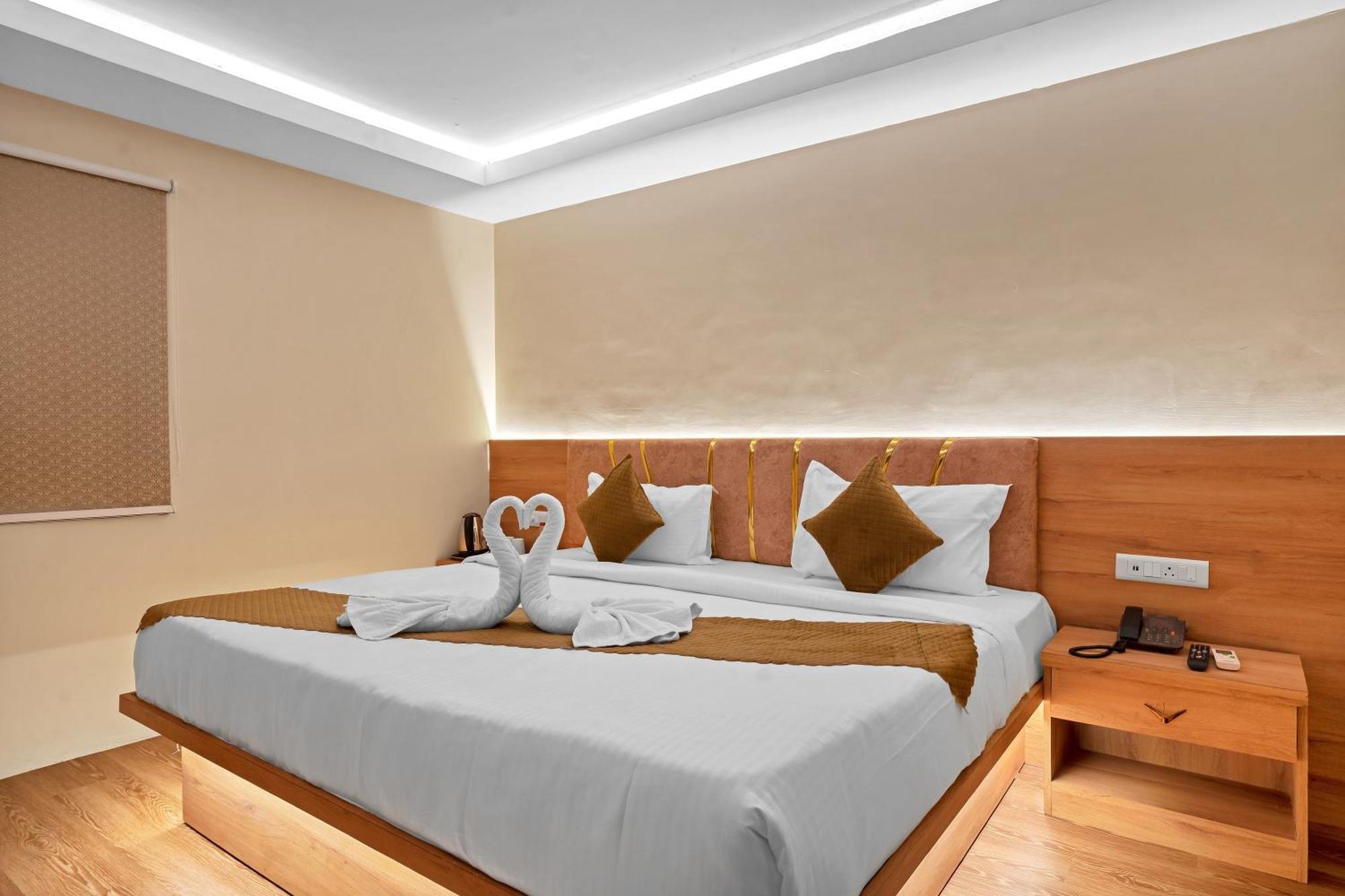 Hotel Sm Deccan Park シャムシャバード エクステリア 写真