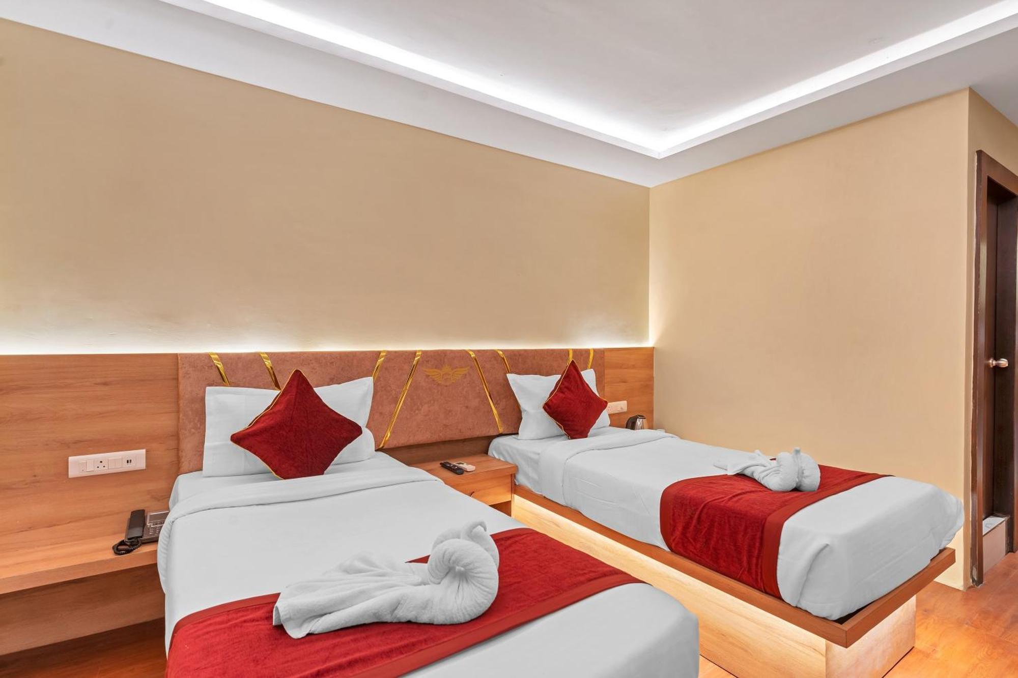 Hotel Sm Deccan Park シャムシャバード エクステリア 写真