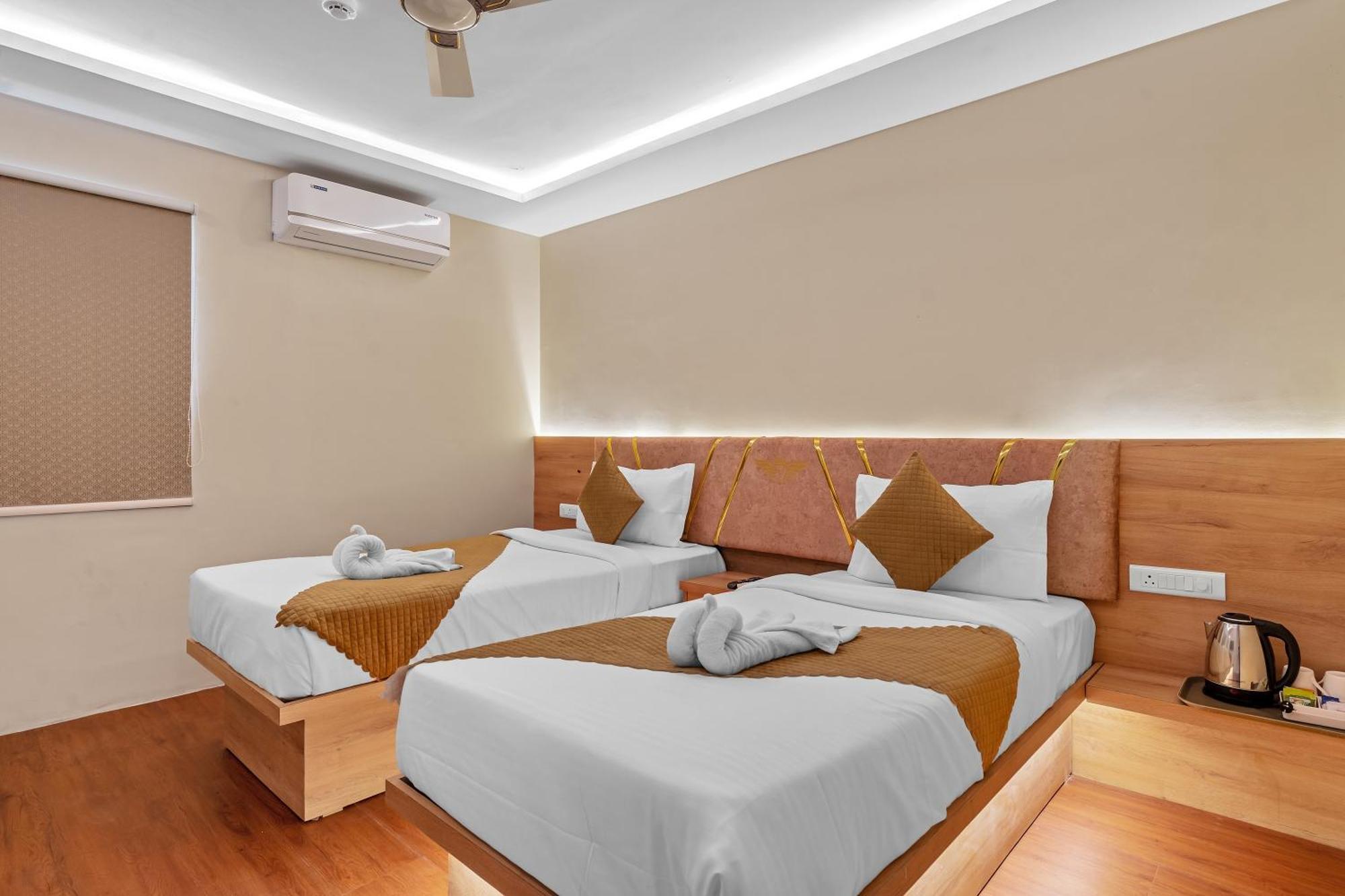 Hotel Sm Deccan Park シャムシャバード エクステリア 写真